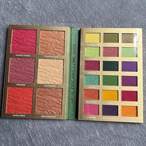 Makeup Revolution Princess & the Frog Palette - Picture 2 of 3